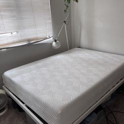10” Medium Firm, Full Sized Mattress, Great Condition, 4 Years Old 