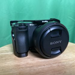 Sony a6700 + 10-20mm f/4 G Lens + SmallRig Cage – Great Condition