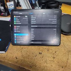 Ipad Air (5th Gen) 256gb CELLULAR AND WIFI