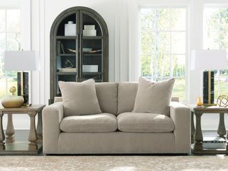 Maxton Heights Pebble Loveseat