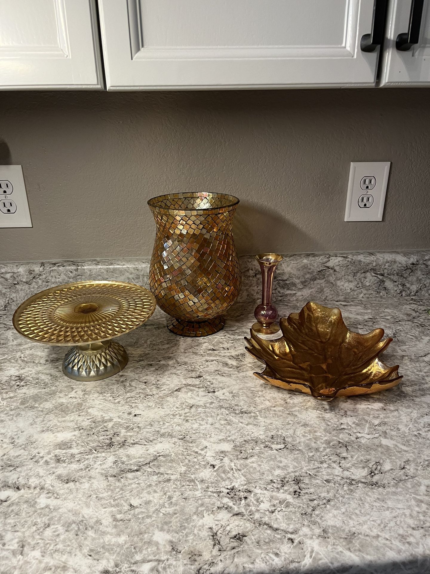 Vases & Decorative Leaf Plate