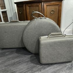 Set Of Three Vintage American Tourister Hard Grey Luggage Set 