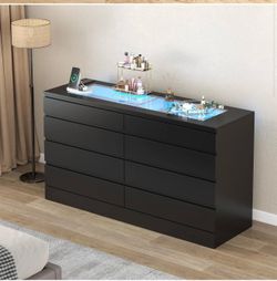 Like New Jessey 8-Drawer Dresser – Black Modern Dresser