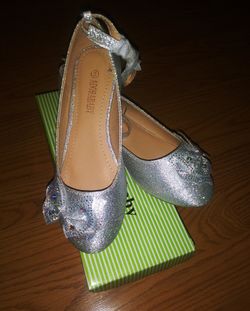 Girls shoes
