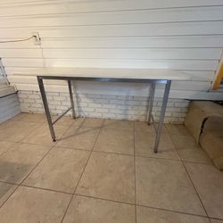 White marble top and chrome base