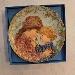 Edna Hibel Mother's Day Plate Collection 1988