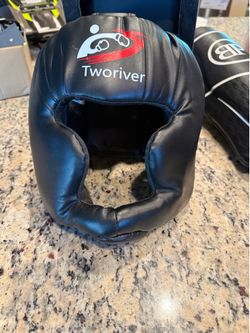 Adjustable sparring boxing head gear