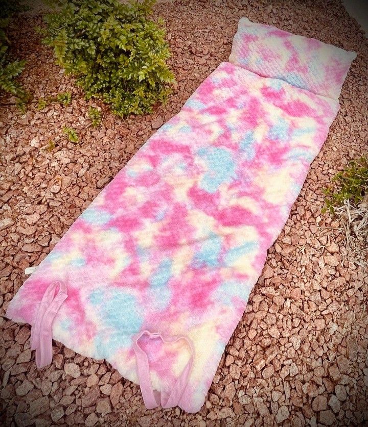Faux Fur Sleeping Bag For Teenage. Size: 61" X 26". Like New!i