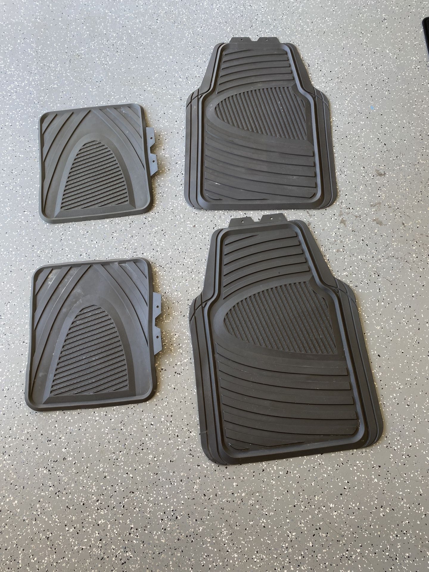 Set Of 4 Rubber Floor Mats 