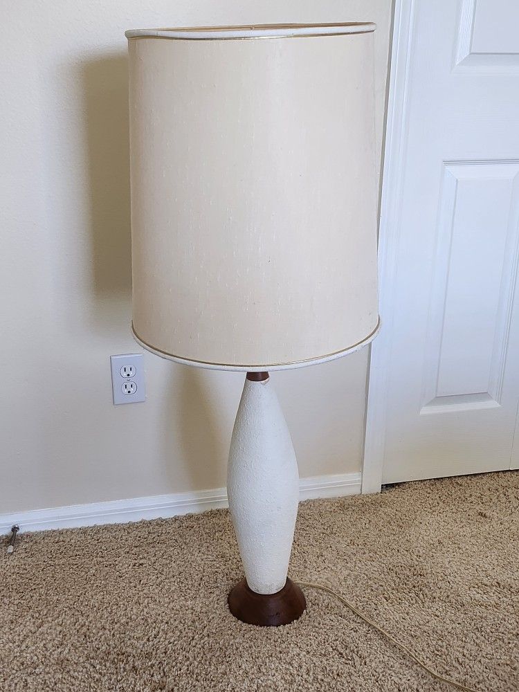 Vintage Mid-century Table Lamp