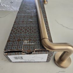 18" Towel Bar
