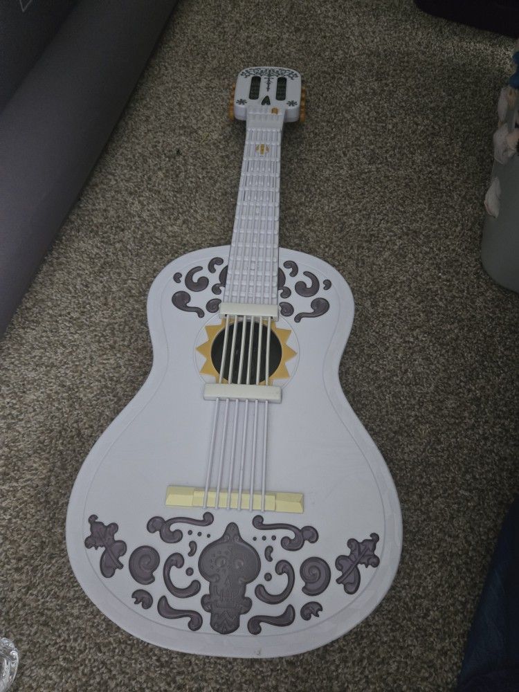Encanto Guitar