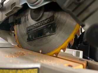 Saw - Dewalt