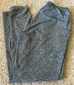Vuori gray medium women’s joggers
