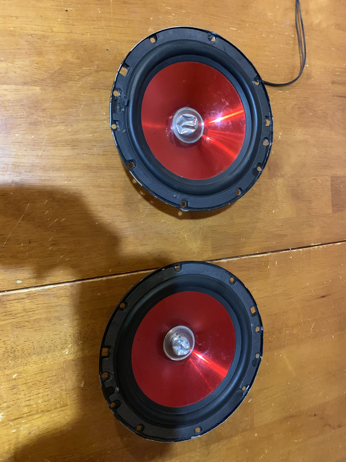 4 speakers