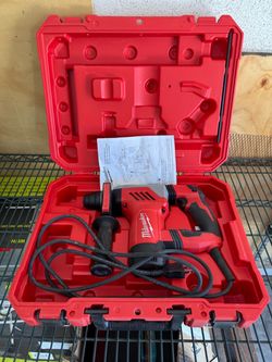 Milwaukee Corded Rotary Hammer Drill with Case