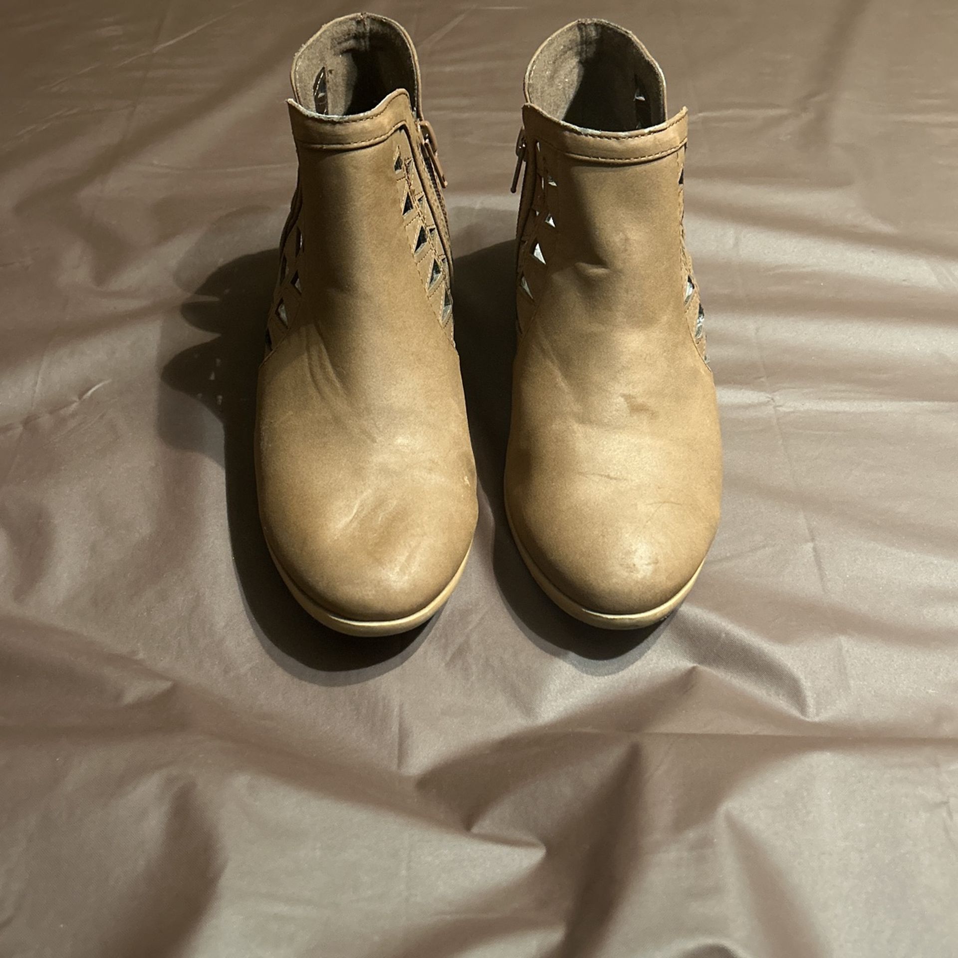 Women’s Small Boots