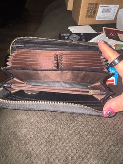Black Zip-Around Accordion Wallet