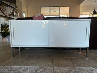 Credenza/Sideboard