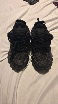 Balenciaga tracks all black