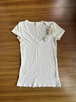 White XS JCrew V Neck Tee With Floral Detailing