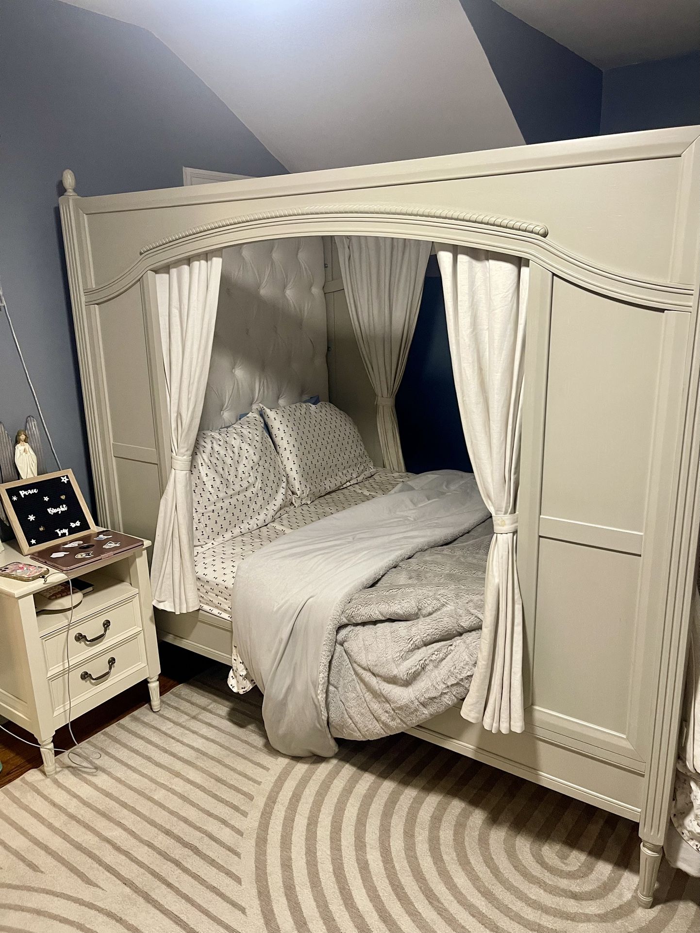 Pottery Barn Blythe Carriage Bed