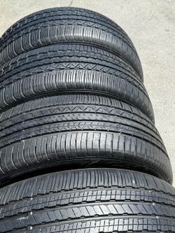 235-60R18 vendo set de llantas FALKEN Brand tires usadas en perfecta condición 80%life