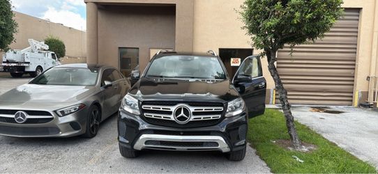 Mercedes-Benz GLS Black Full-Size SUV