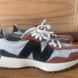 New Balance 327 Size 8.5