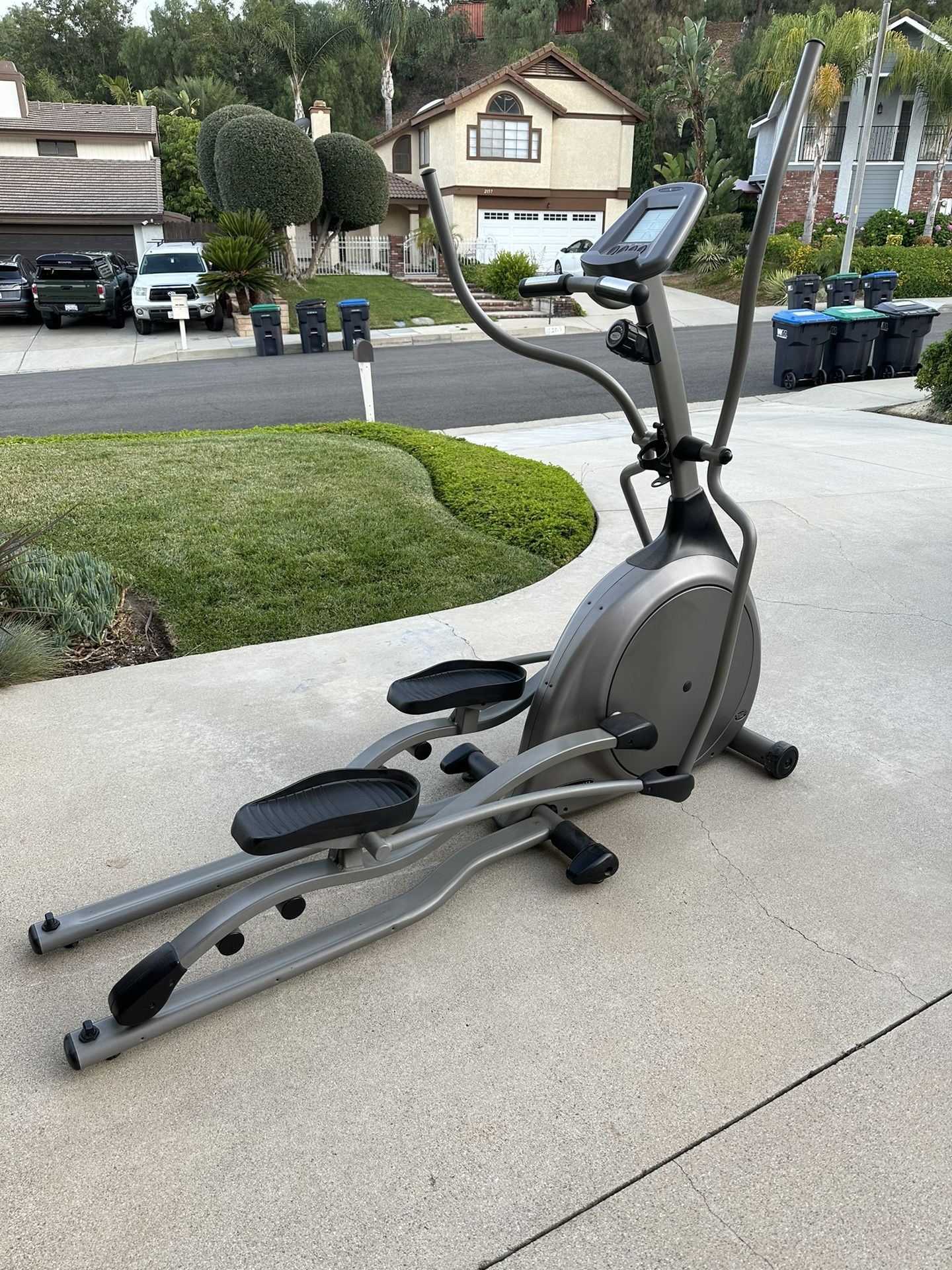 X6000 Folding Elliptical Trainer for Sale in Chino Hills CA OfferUp