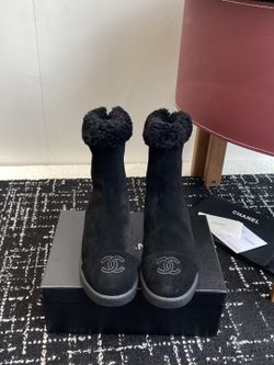 Brand-new insulated boots for snowy weather