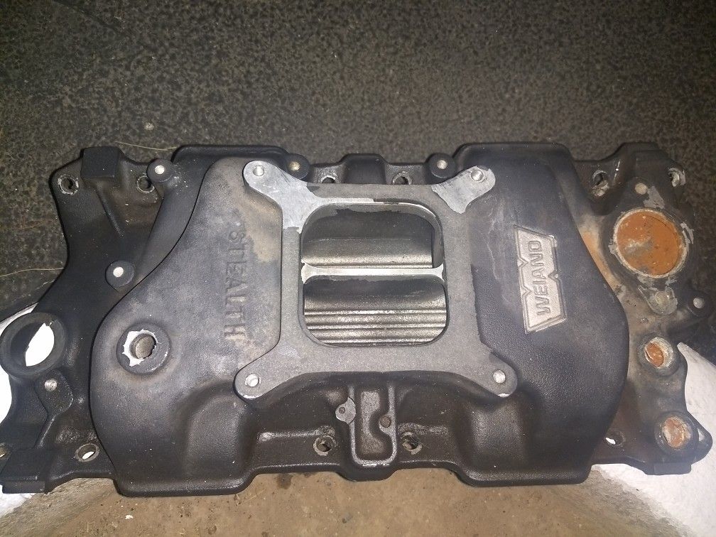 Weiand Stealth 8016 intake manifold for sbc