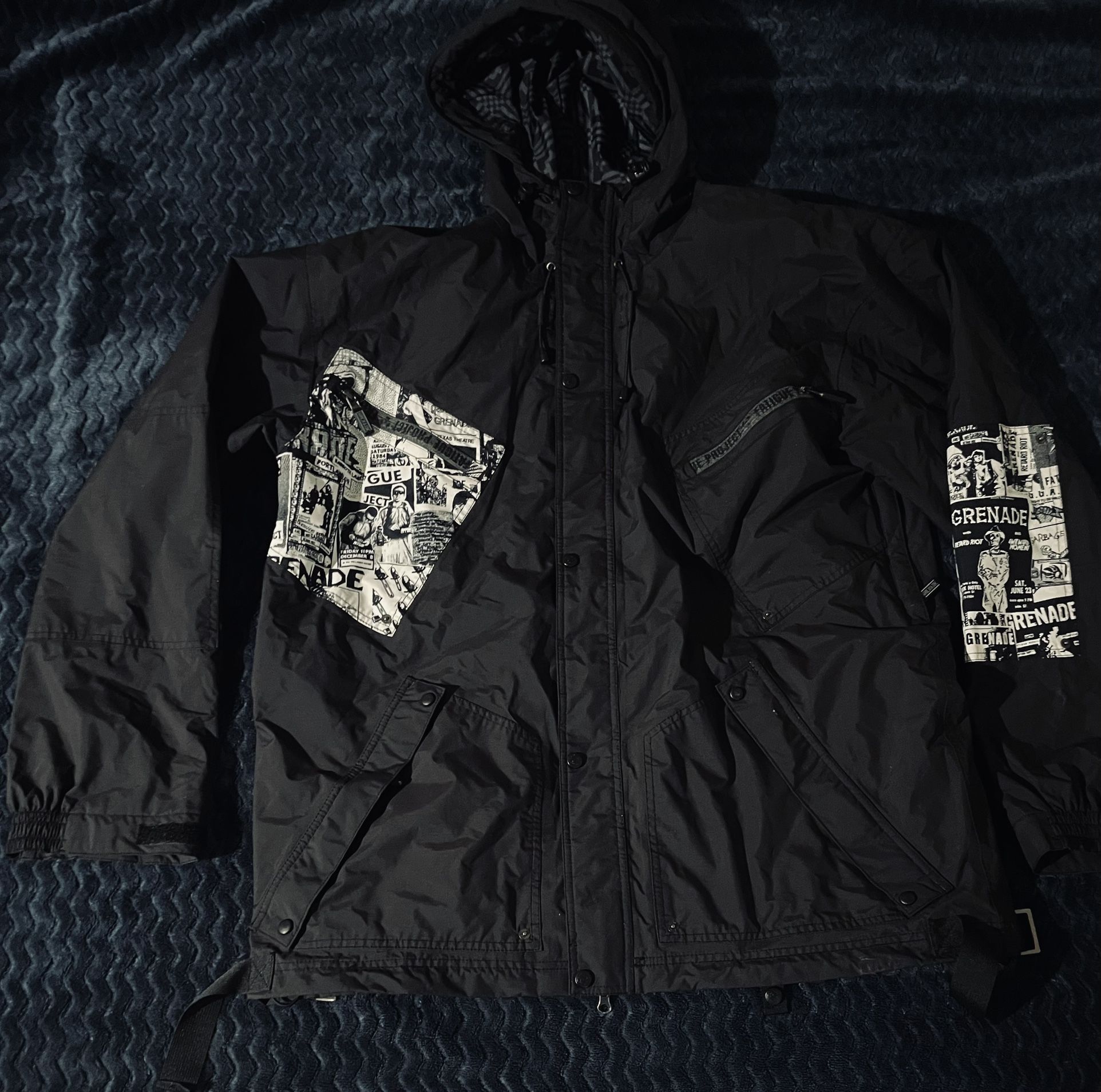 Grenade Fatigue Project XL Snowboard Jacket Newsprint Punk Rock Hooded Zip