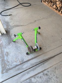 Kinetic bike trainer