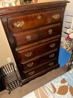 Upright dresser