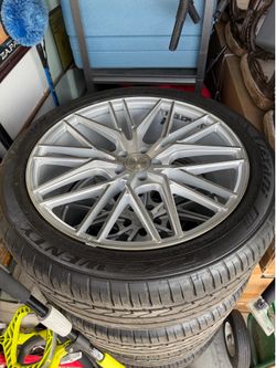 Silver Multi-Spoke Alloy Wheels with Tires