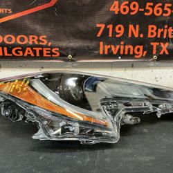 TOYOTA COROLLA 2020-2023 RH HEADLIGHT with BALLAST OEM