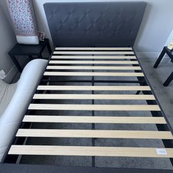 Zinus Bed frame With Headboard - Queen 