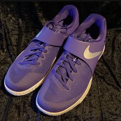 Mens..Nike  Size 13 NEW 