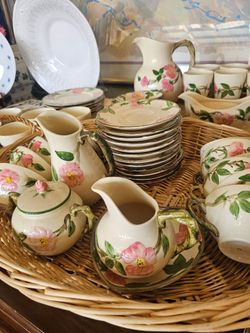 over 80 pieces Vintage Franciscan U.S.A. ''Desert Rose'' Pattern Set
