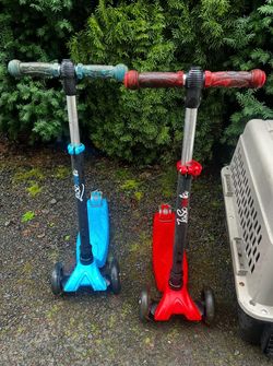 Small kids scooter