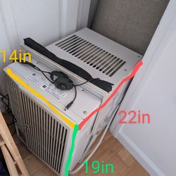 Used 2013 12k BTU Window AC Unit