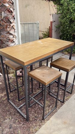 High table w/ stools