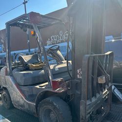 FORKLIFT QUICK SALE!! WARRANTY INCLUDED !!