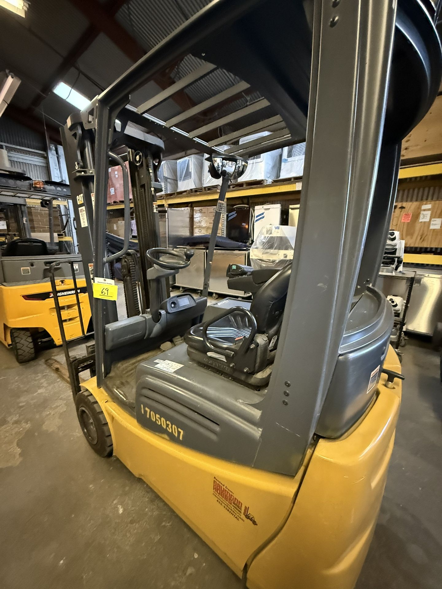 CAT electric Forklift Model 2 ETC3500 (retails Over 45k) Need Sold Has 2900h
