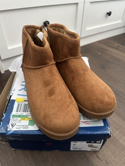 Women’s Arizona Boots Size 9 NWT