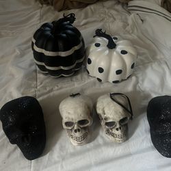 Halloween Decor$15
