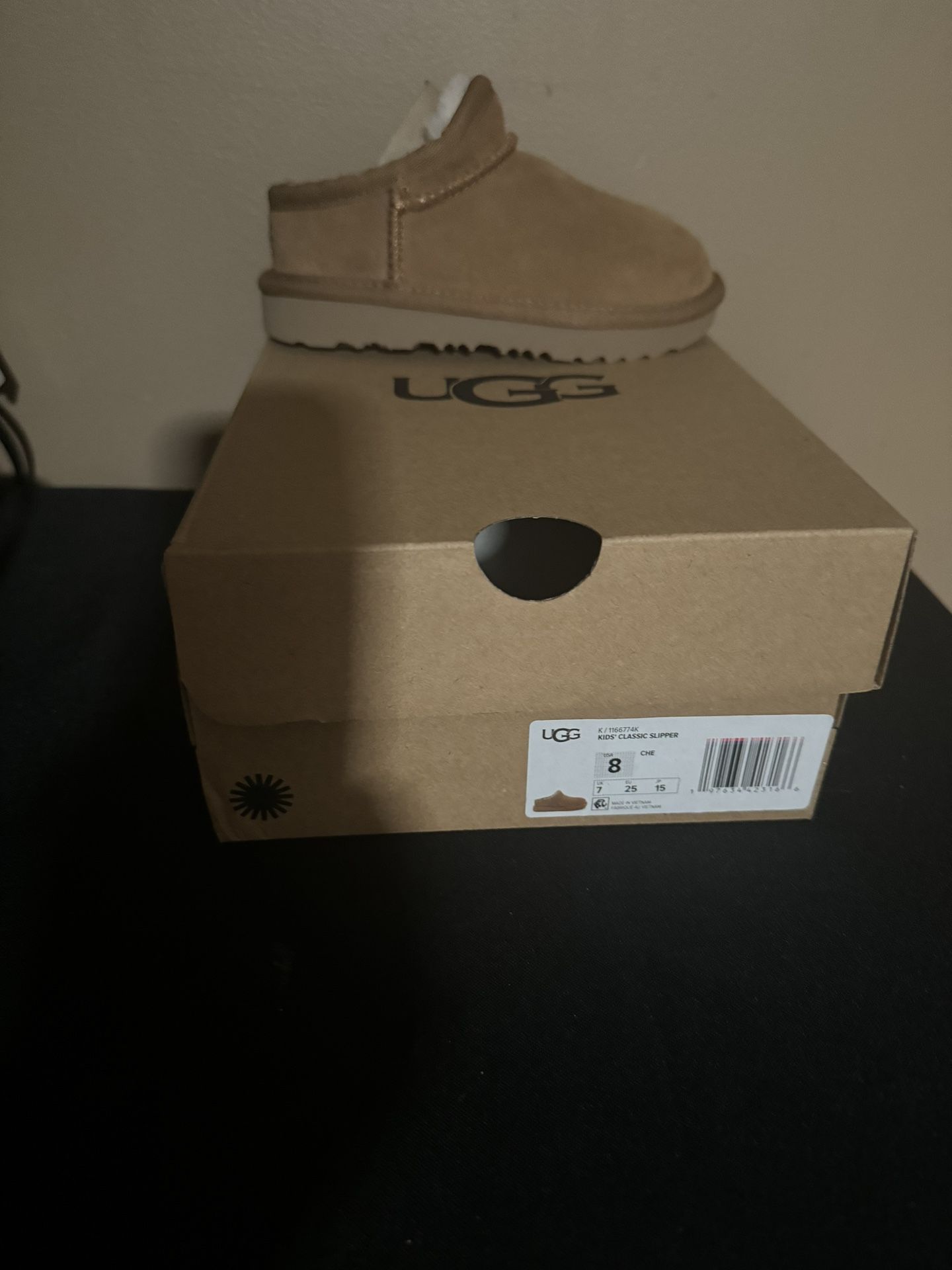 NEW🌻TODDLER GIRL UGGS🌻SIZE 8