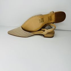 Journee Collection ANSLEY KITTEN FLATS IN KNIT FABRIC - Beige  Size 8 women  Brand new with box/ no lid  Fast shipping 