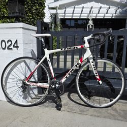 19 lb. All-Carbon Trek Madone 4.7 Racing Bike 